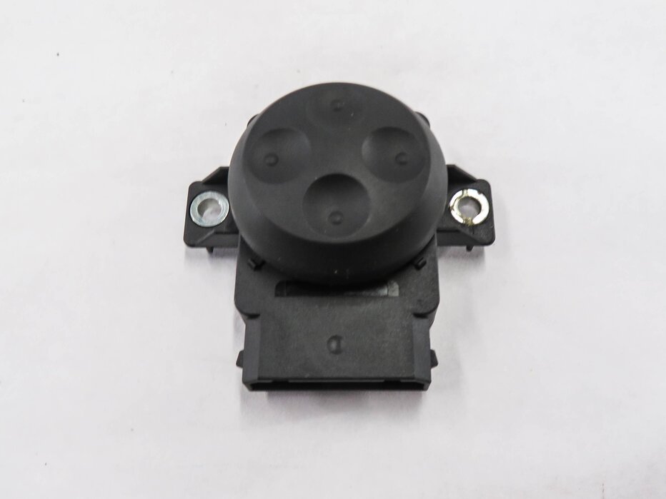 Thumbnail 5: 2013 AUDI Q7 (4L) RIGHT FRONT PASSENGER SEAT ADJUSTMENT SWITCH BUTTON