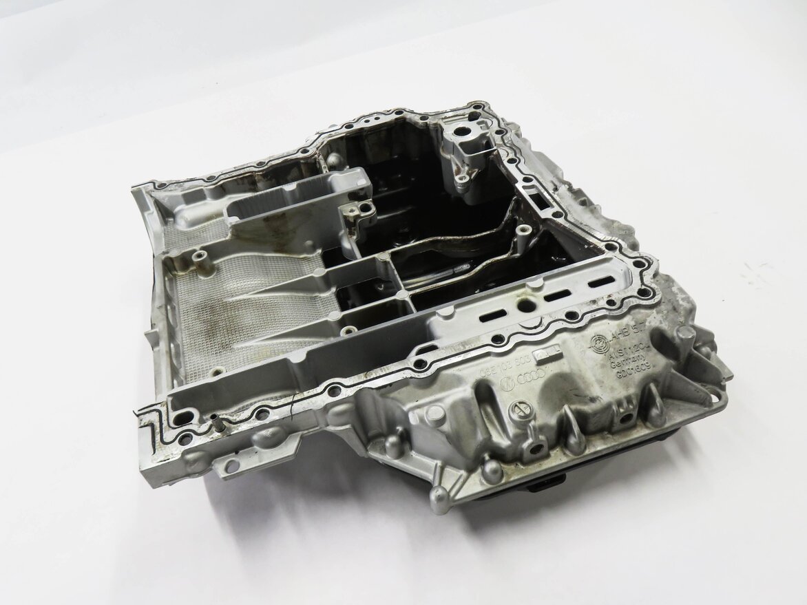 2013 AUDI Q7 (4L) 3.0L CTWA SUPERCHARGED ENGINE - UPPER & LOWER OIL PAN ASSEMBLY