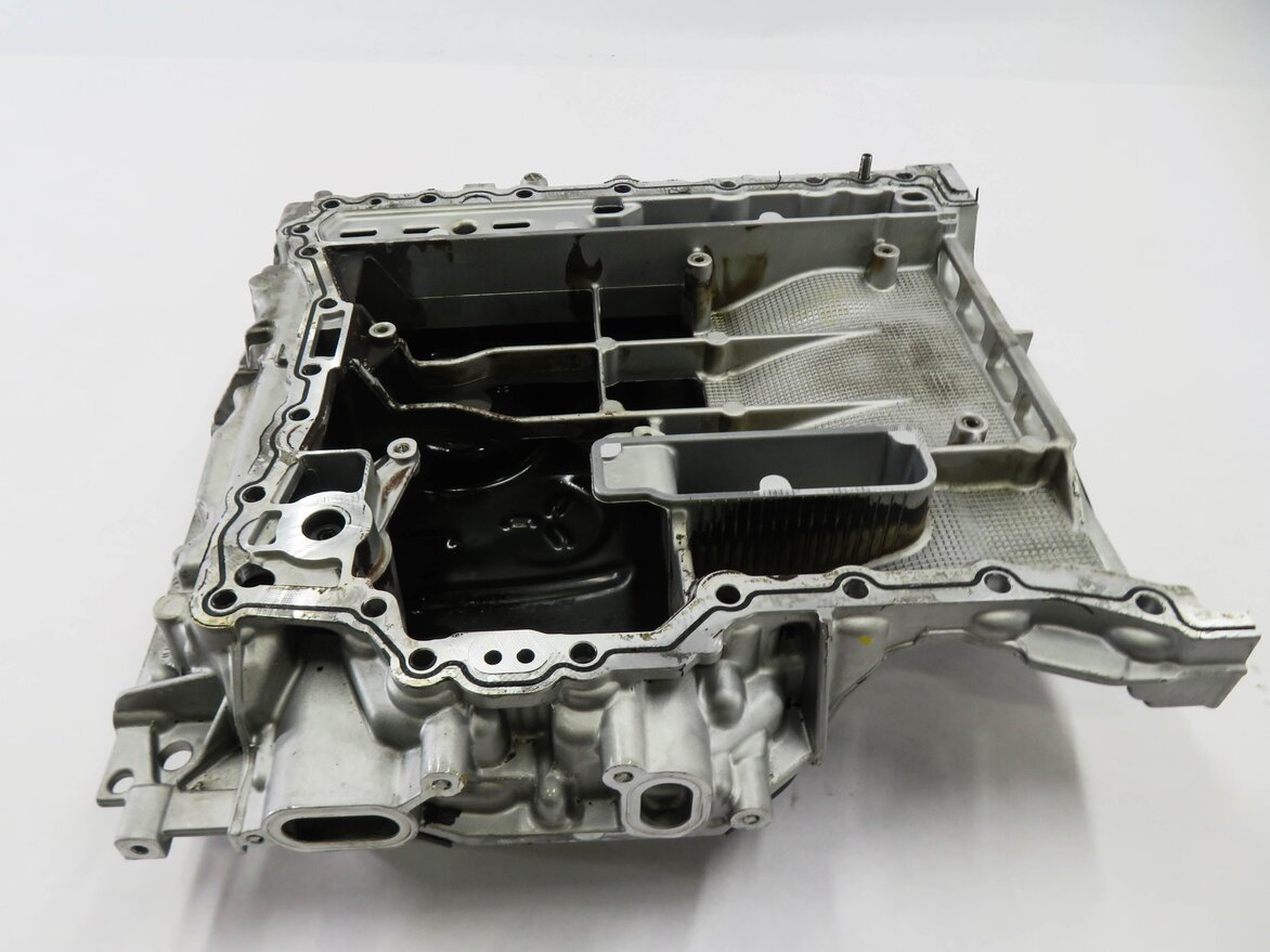 Thumbnail 5: 2013 AUDI Q7 (4L) 3.0L CTWA SUPERCHARGED ENGINE - UPPER & LOWER OIL PAN ASSEMBLY