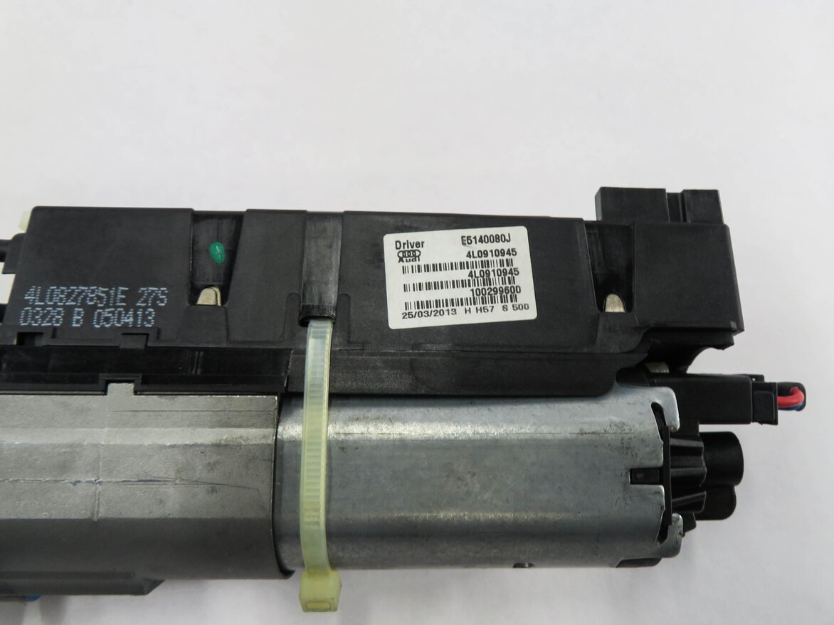 Thumbnail 7: 2011 AUDI Q7 (4L) LEFT DRIVER REAR TRUNK LIFT LIFTGATE ASSIST MOTOR
