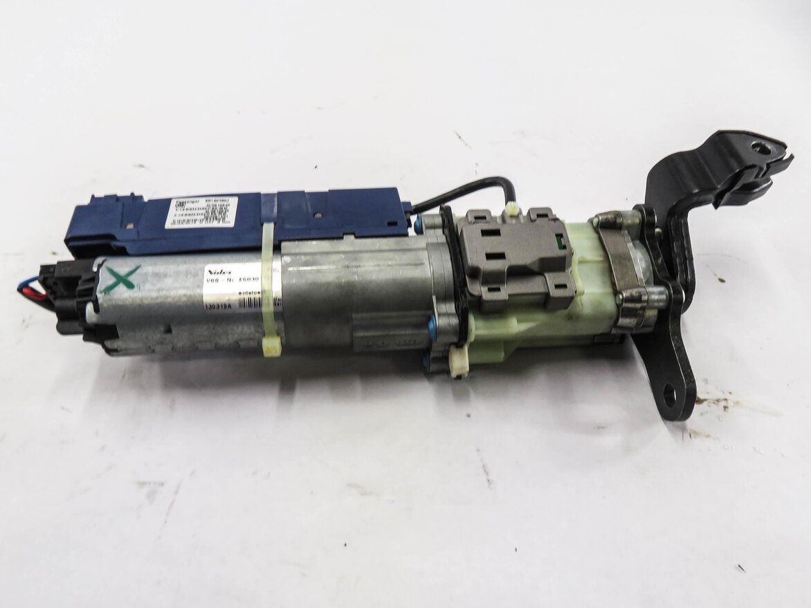 Thumbnail 2: 2011 AUDI Q7 (4L) RIGHT PASSENGER REAR TRUNK LIFT LIFTGATE ASSIST MOTOR