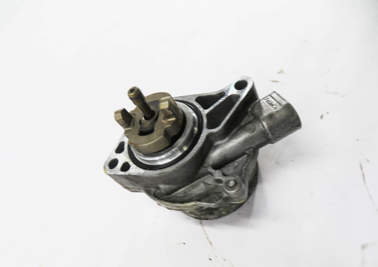 Thumbnail 3: 2010-2019 RANGE ROVER SPORT LR4 JAGUAR XE XF XK - 3.0L / 5.0L BRAKE VACUUM PUMP