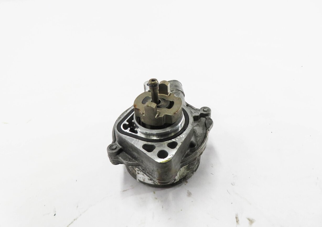 Thumbnail 5: 2010-2019 RANGE ROVER SPORT LR4 JAGUAR XE XF XK - 3.0L / 5.0L BRAKE VACUUM PUMP