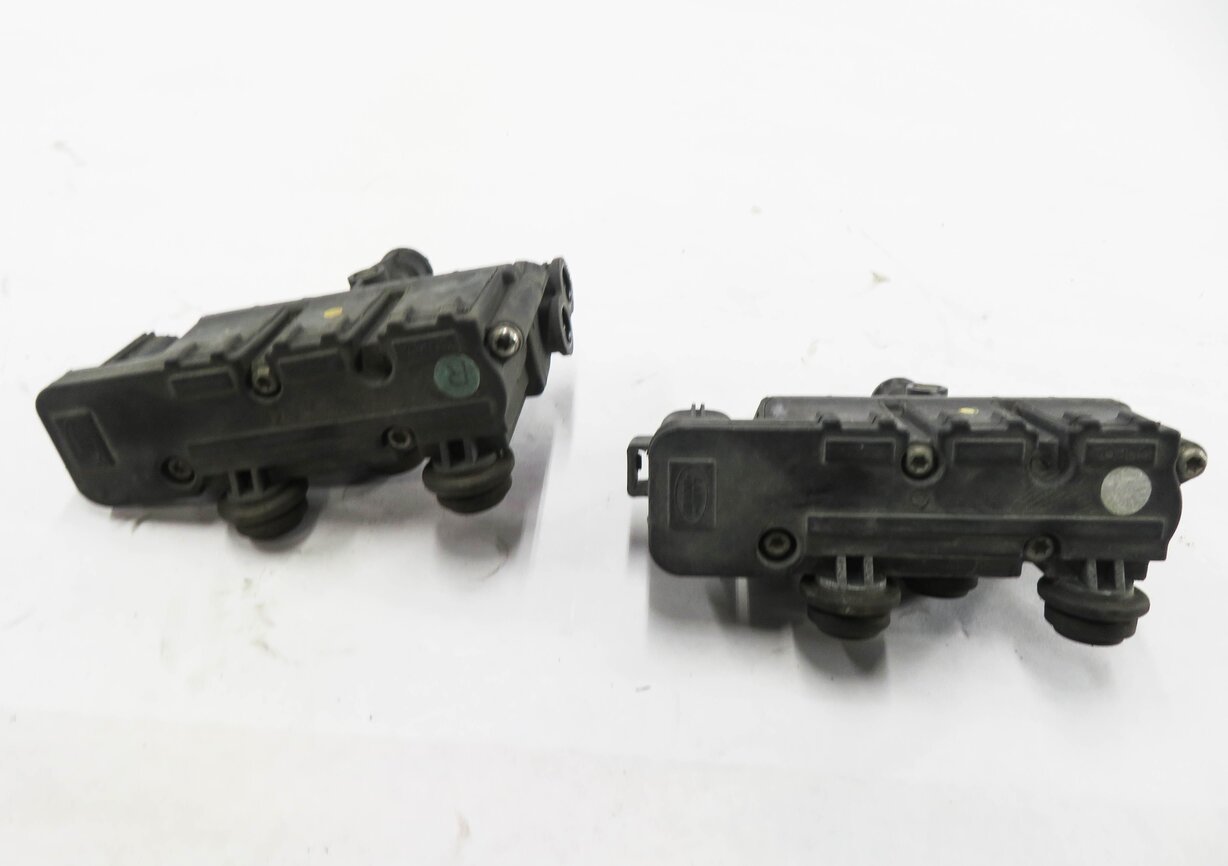Thumbnail 6: 2012 RANGE ROVER SPORT (L320) AIR SUSPENSION VALVE BLOCK SET-3