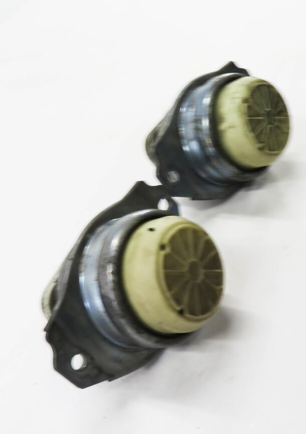 Thumbnail 3: 2012 RANGE ROVER SPORT (L320) 5.0L AJ133 V8 ENGINE - MOTOR MOUNT SET-2