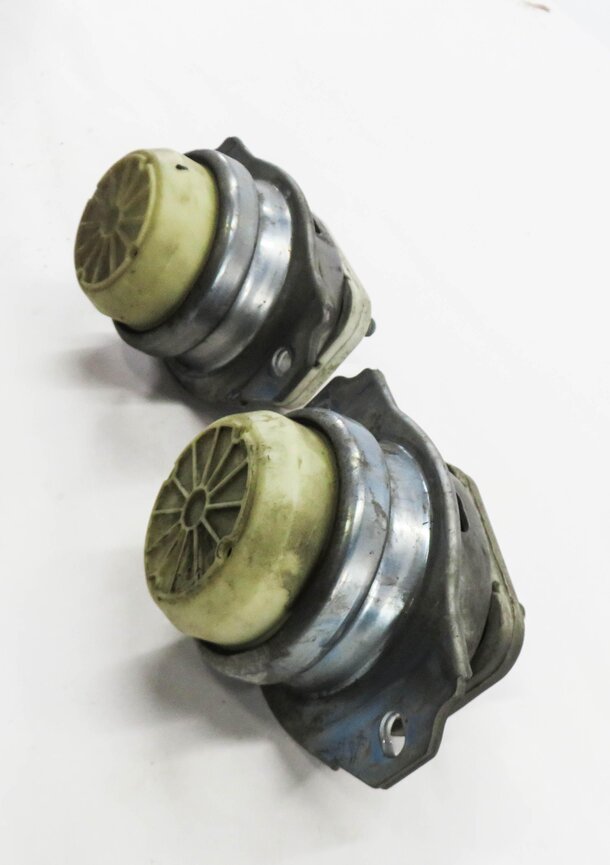 Thumbnail 4: 2012 RANGE ROVER SPORT (L320) 5.0L AJ133 V8 ENGINE - MOTOR MOUNT SET-2