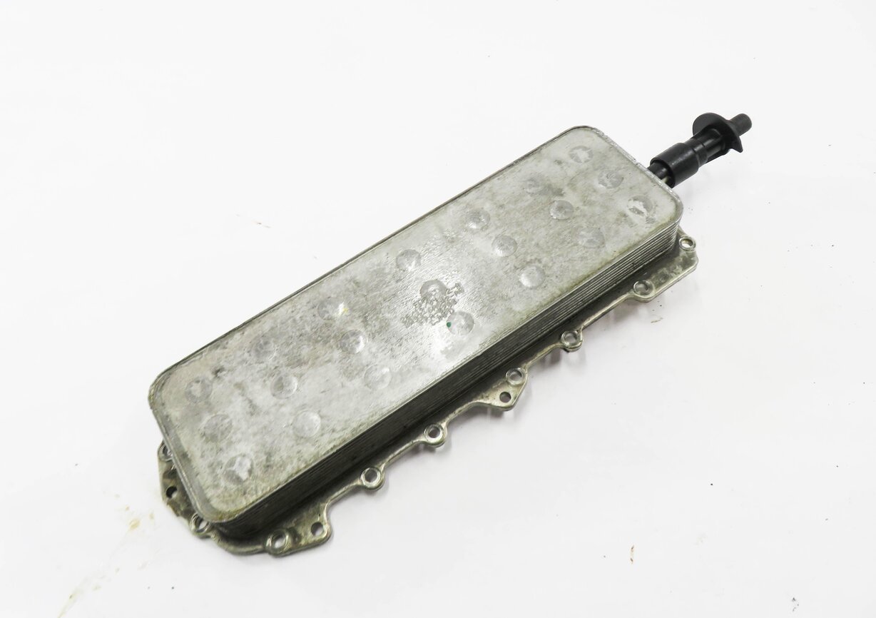 10-18 DISCOVERY LR4 - RANGE ROVER SPORT (L320 L322 L405 L494) ENGINE OIL COOLER