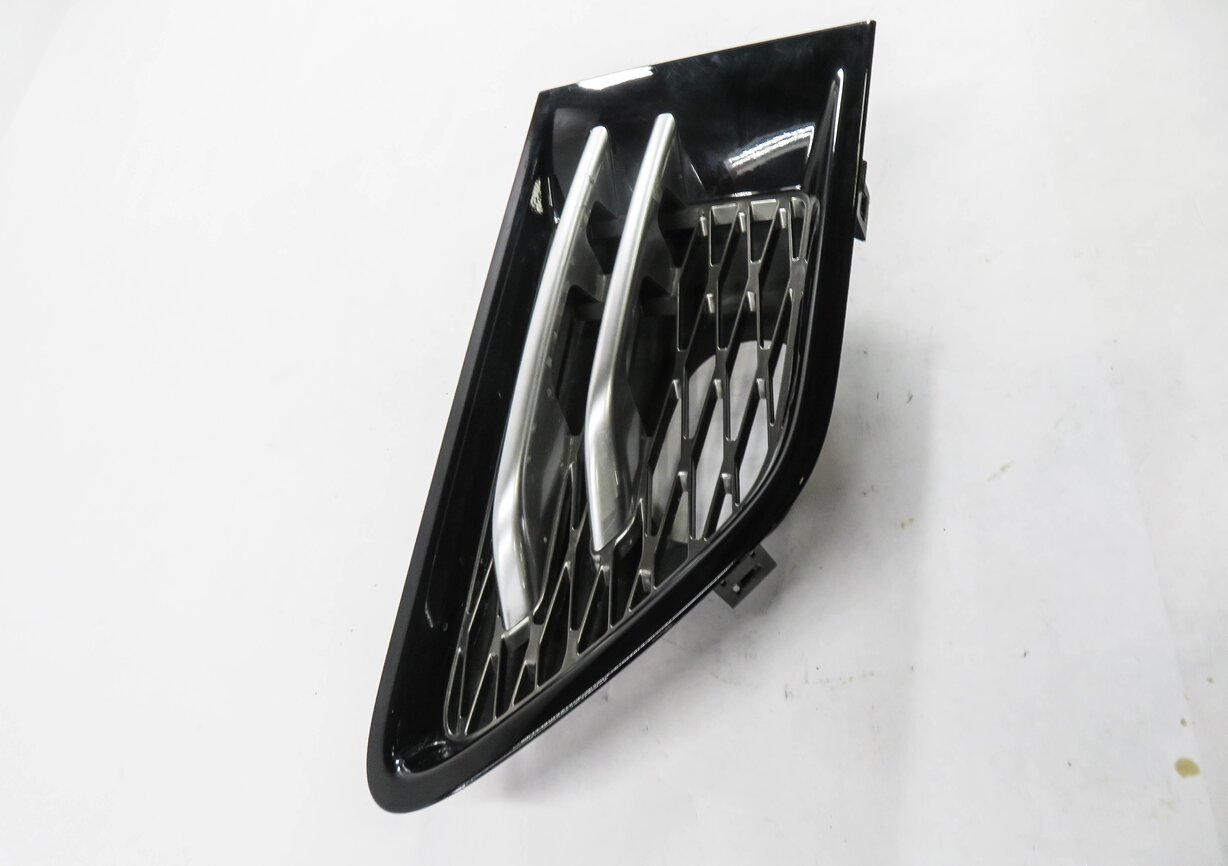 Thumbnail 3: 2012 RANGE ROVER SPORT (L320) LEFT FRONT DRIVER FENDER GRILLE TRIM