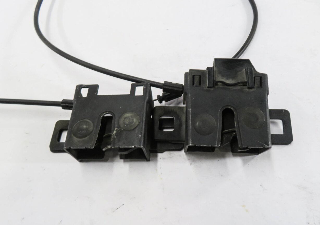 Thumbnail 6: 2012 RANGE ROVER SPORT (L320) FRONT LEFT & RIGHT LOWER HOOD LOCK LATCH SET-2