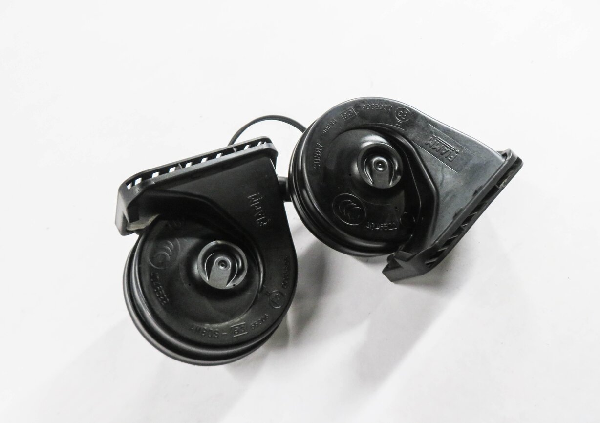 Thumbnail 1: 2010-2016 RANGE ROVER SPORT / LR4 HIGH & LOW TONE SAFETY HORN SET-2
