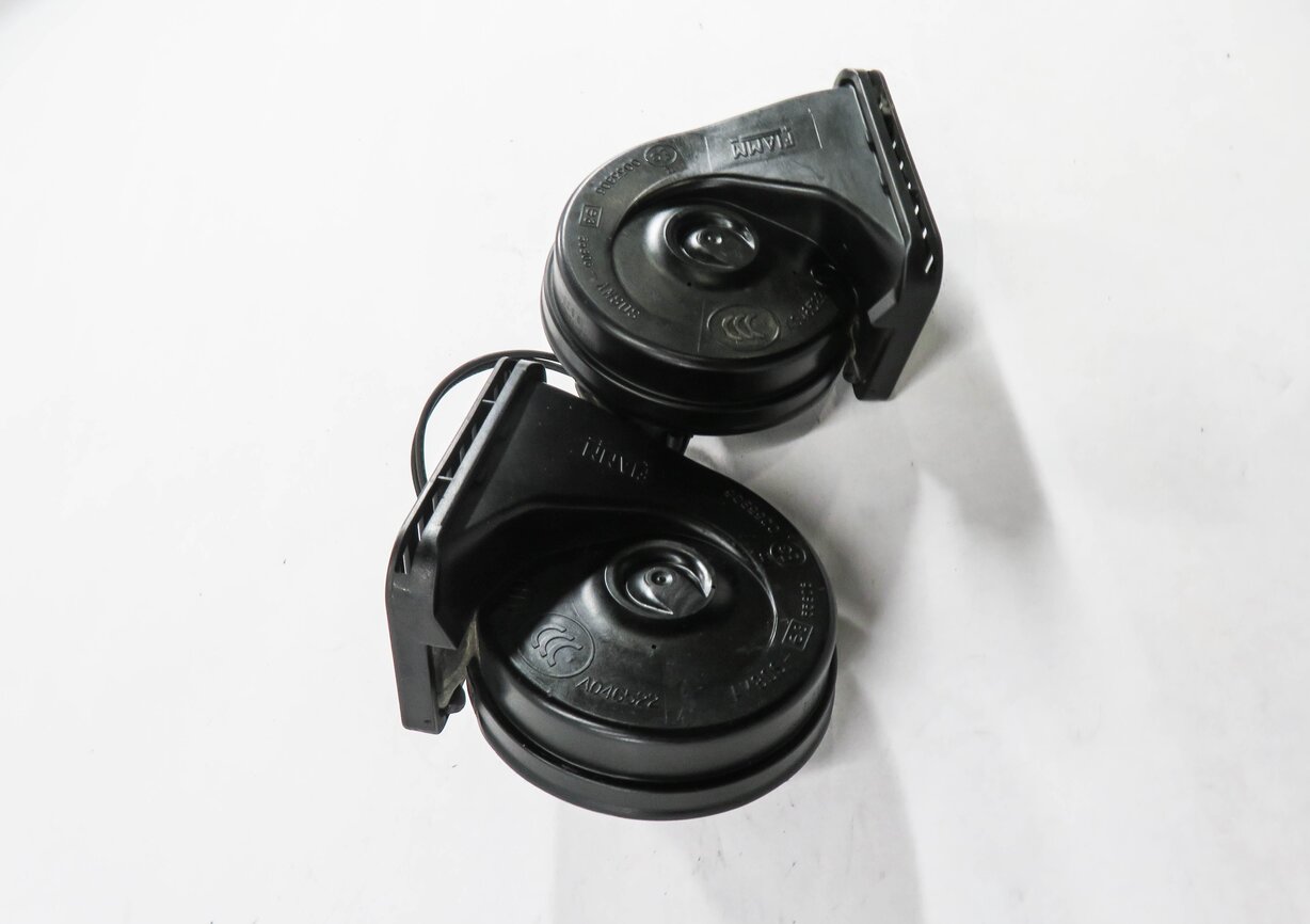 Thumbnail 3: 2010-2016 RANGE ROVER SPORT / LR4 HIGH & LOW TONE SAFETY HORN SET-2