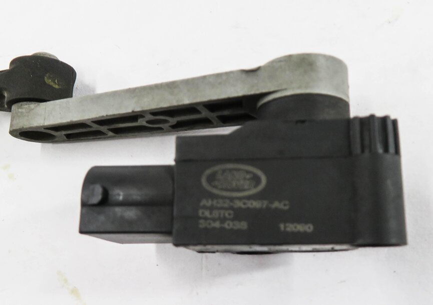 Thumbnail 6: 2012 RANGE ROVER SPORT (L320) RIGHT FRONT SUSPENSION HEIGHT LEVEL SENSOR