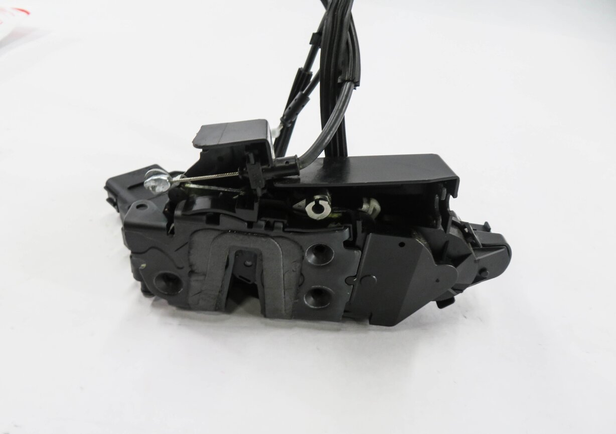 Thumbnail 6: 2010-2019 RANGE ROVER SPORT (L320) EVOQUE LR4 LEFT FRONT PASSIVE DOOR LATCH