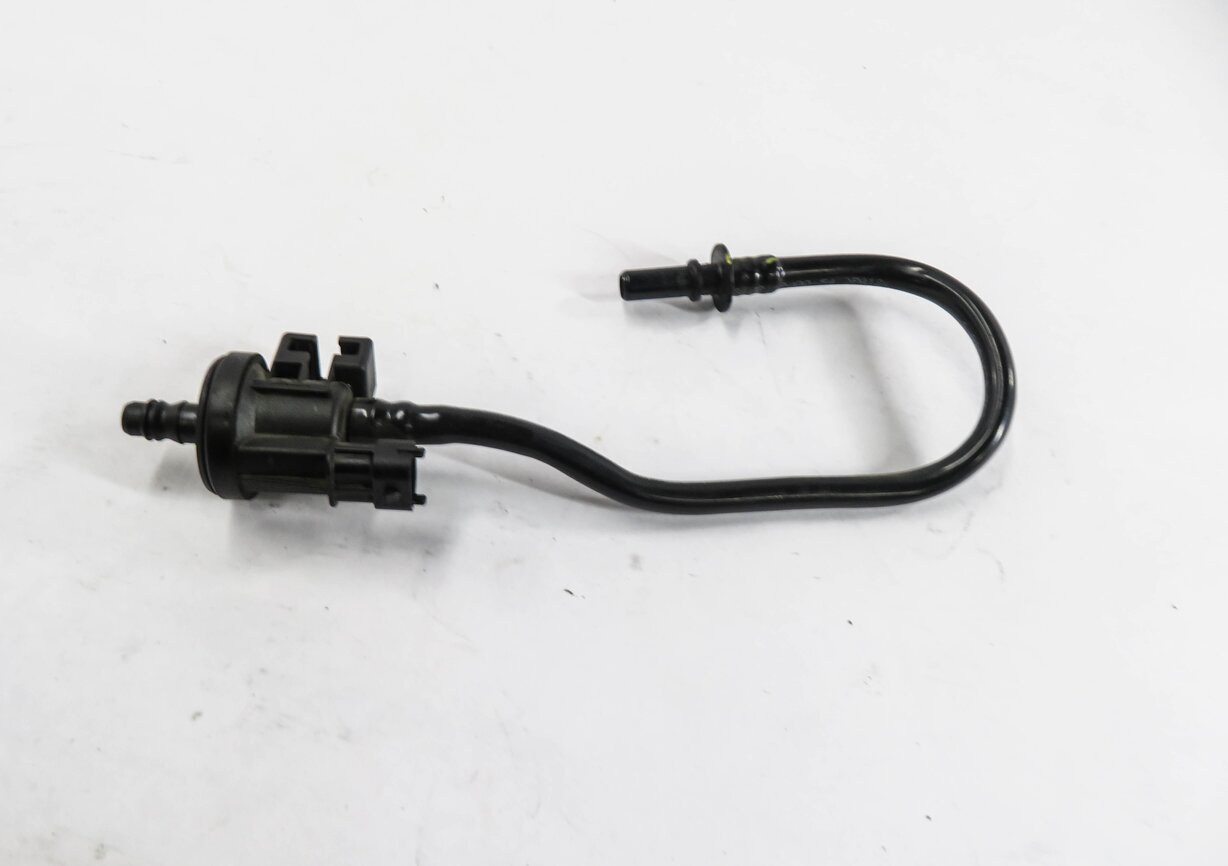Thumbnail 5: 2012 RANGE ROVER SPORT (L320) 5.0L AJ133 V8 ENGINE - FUEL VAPOR PURGE VALVE
