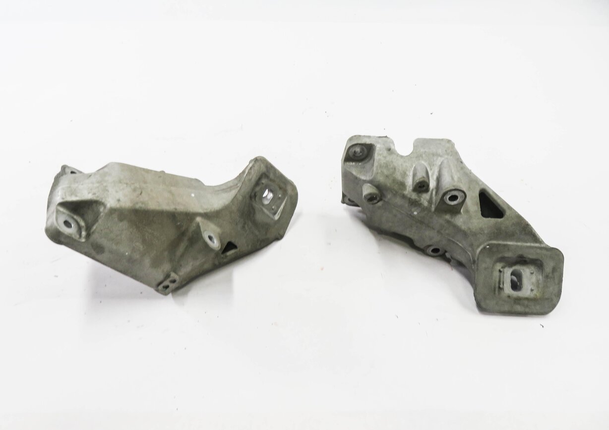 Thumbnail 2: 2012 RANGE ROVER SPORT (L320) 5.0L AJ133 V8 ENGINE - MOTOR MOUNT BRACKET SET-2