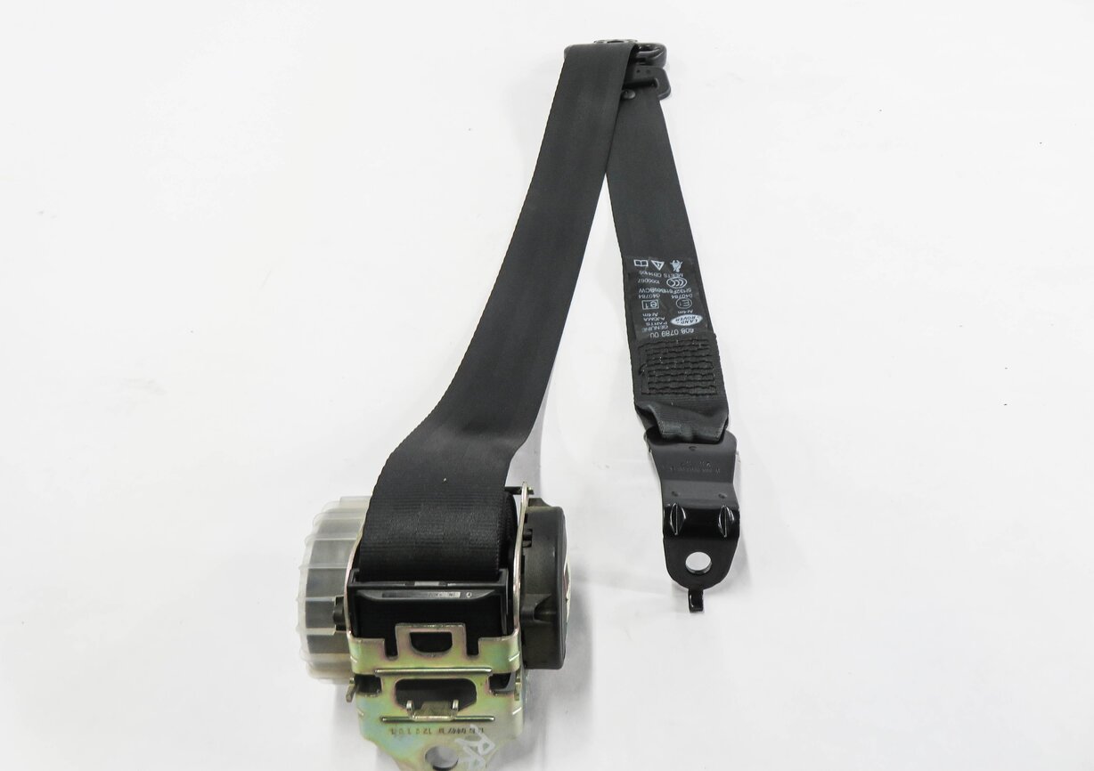 Thumbnail 5: 2012 RANGE ROVER SPORT (L320) REAR 2nd ROW SEAT - RIGHT SEATBELT RETRACTOR