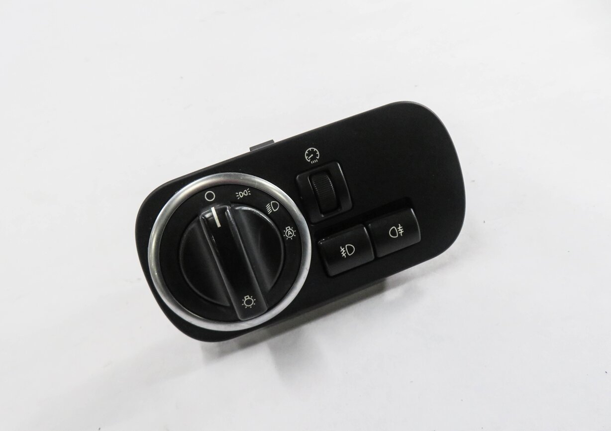 Thumbnail 1: 2010-2013 LAND ROVER LR4 - RANGE ROVER SPORT (L320) HEADLIGHT SWITCH CONTROL