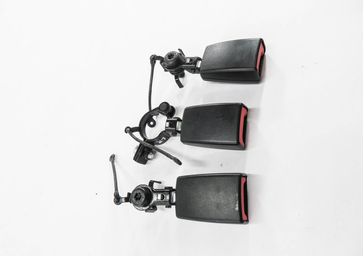 Thumbnail 3: 2012 RANGE ROVER SPORT (L320) REAR 2nd ROW SEAT - SEATBELT BUCKLE RECEIVER SET-3