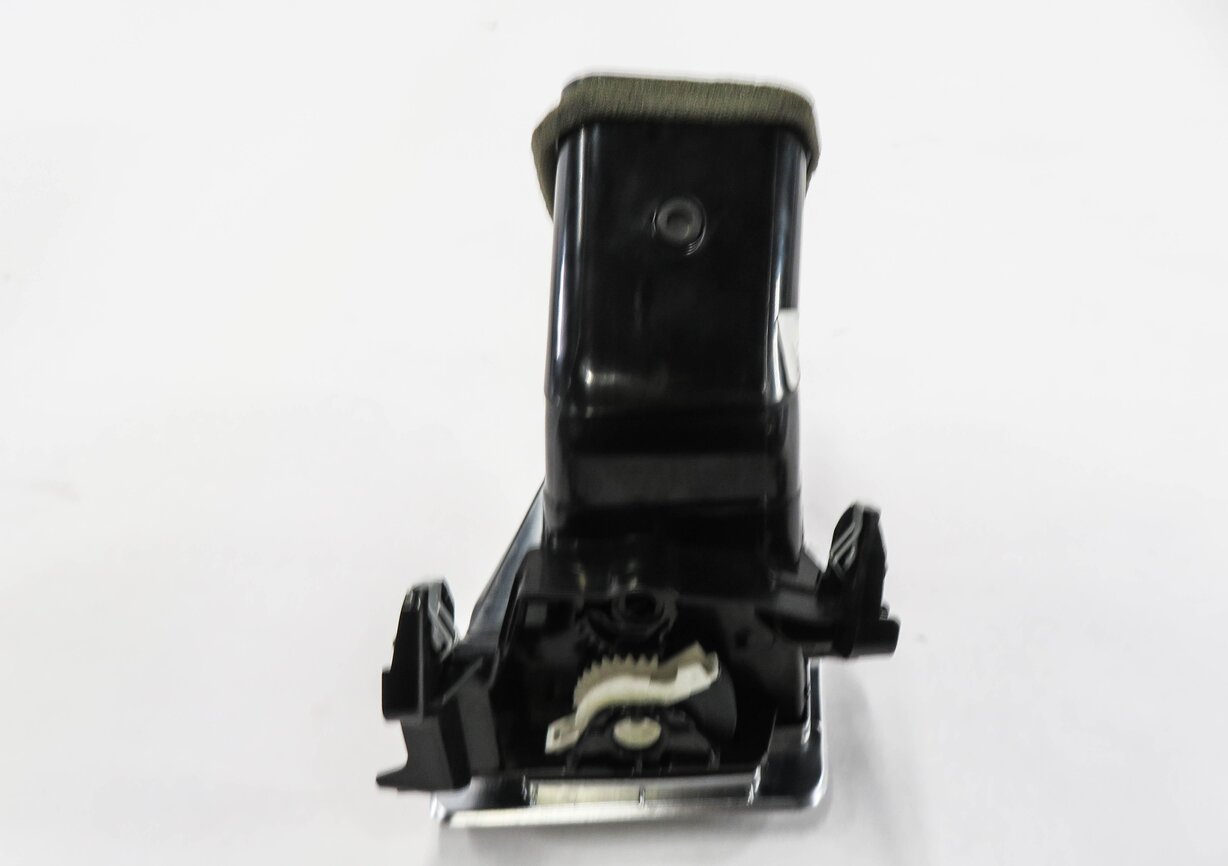 Thumbnail 6: 2012 RANGE ROVER SPORT (L320) LEFT FRONT * OUTER DASH * HEATER A/C AIR VENT