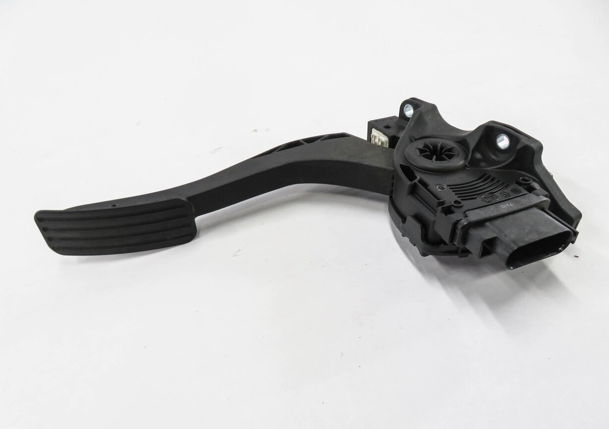 Thumbnail 2: 2012 RANGE ROVER SPORT (L320) GAS PEDAL