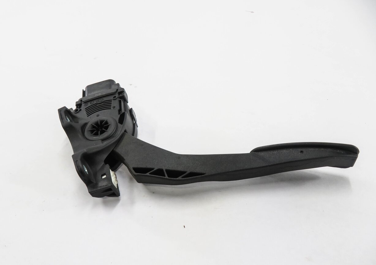 Thumbnail 5: 2012 RANGE ROVER SPORT (L320) GAS PEDAL