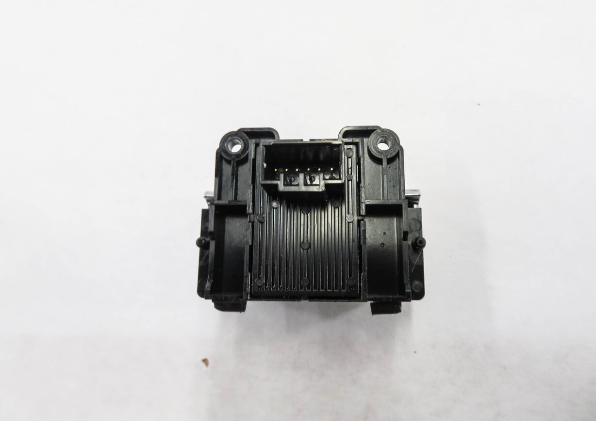 Thumbnail 6: 2012 RANGE ROVER SPORT (L320) PARKING BRAKE SWITCH BUTTON