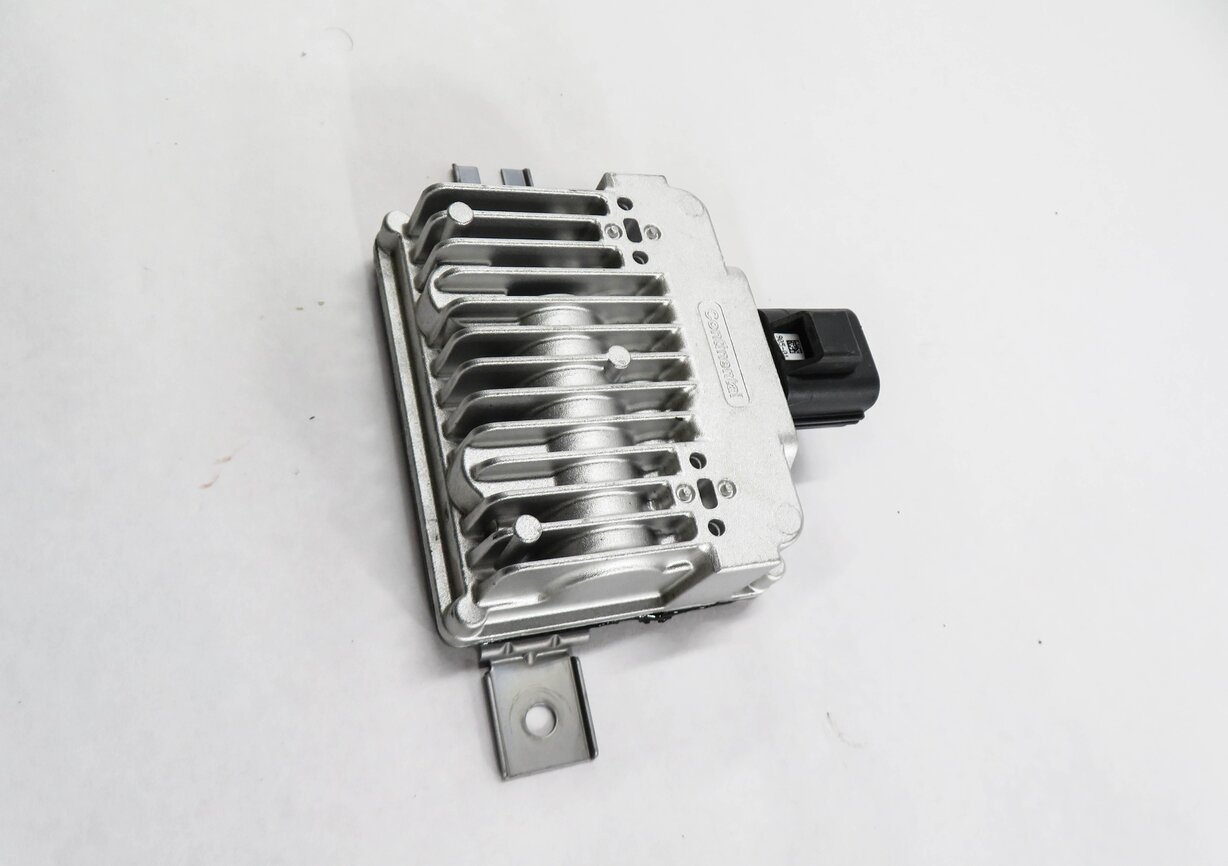 Thumbnail 4: 2010-2015 LR2 LR4 EVOQUE RANGE ROVER SPORT (L320 L538) FUEL PUMP CONTROL MODULE