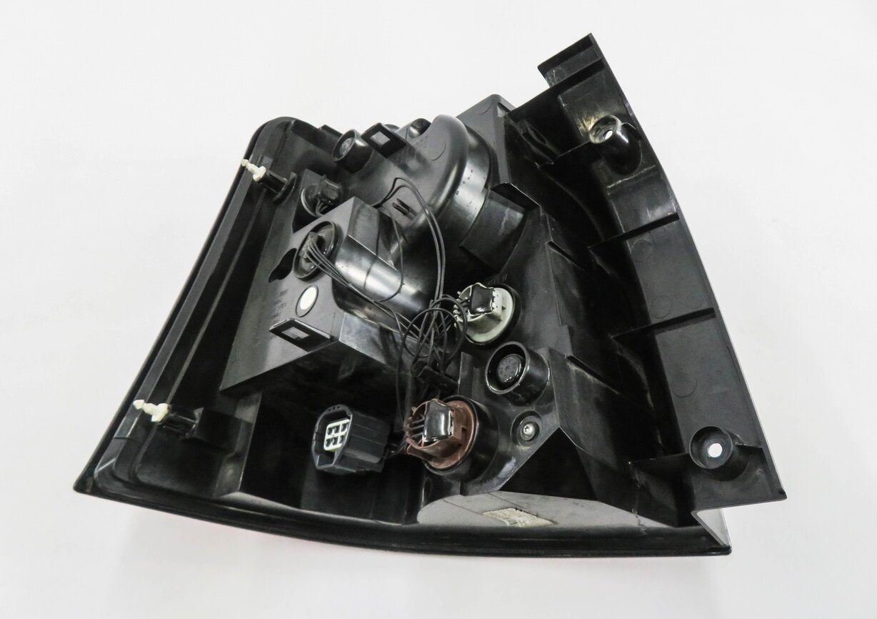 Thumbnail 6: 2012-2013 RANGE ROVER SPORT (L320) RIGHT PASSENGER TAILLIGHT BRAKE LIGHT LAMP