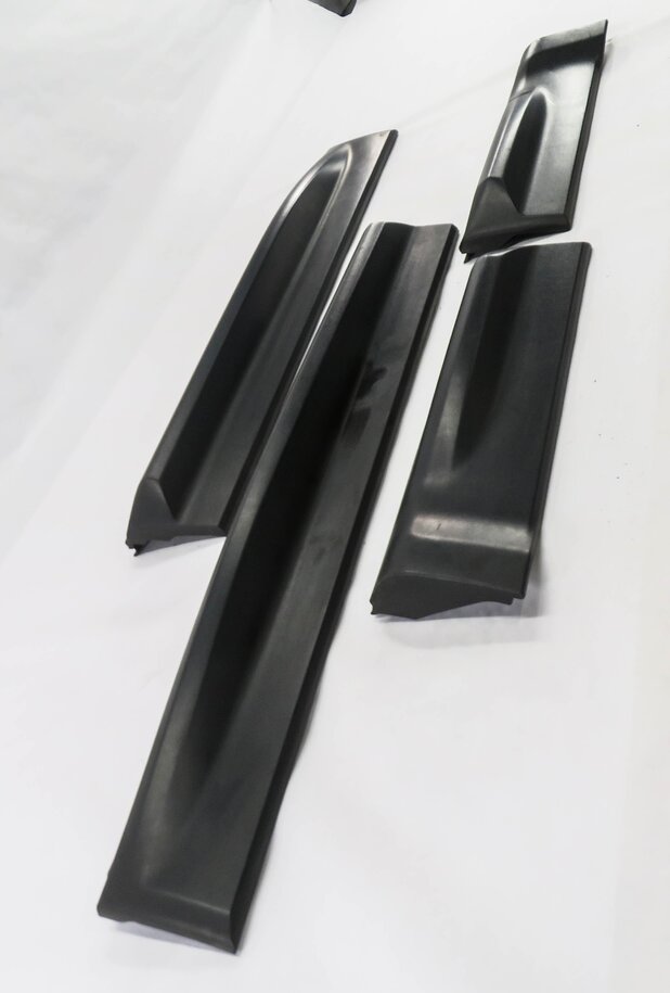 Thumbnail 4: 2012 RANGE ROVER SPORT (L320) FRONT & REAR DOOR RUNNER MOULDING TRIM SET-4