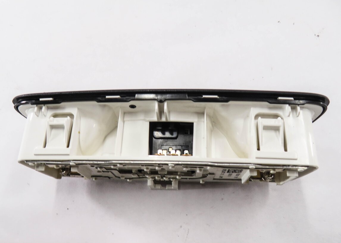 Thumbnail 4: 2015 AUDI S3 (8V) REAR DOMELIGHT LIGHT LAMP