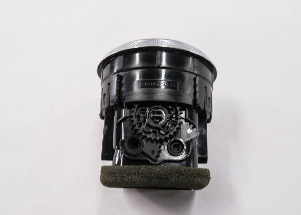 Thumbnail 5: 2015 AUDI S3 (8V) FRONT HEATER A/C AIR VENT
