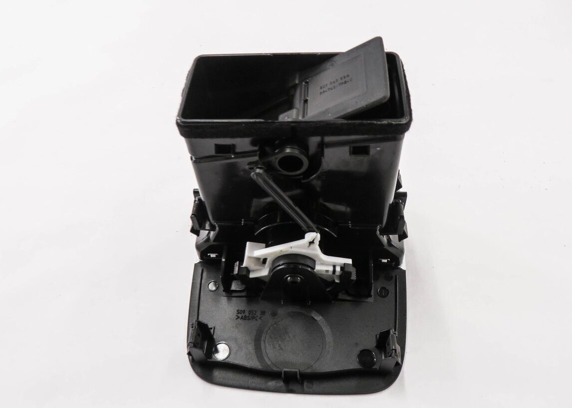 Thumbnail 4: 2015 AUDI S3 (8V) REAR CENTER CONSOLE HEATER A/C AIR VENT