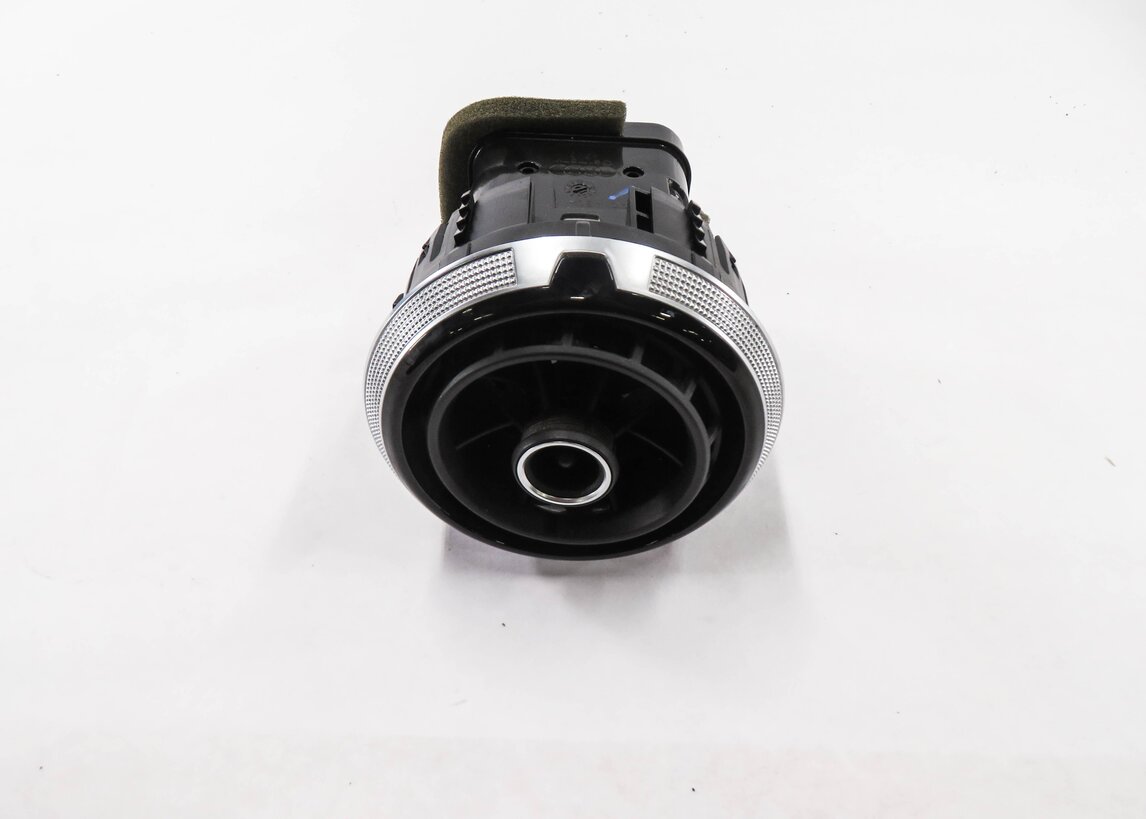 Thumbnail 2: 2015 AUDI S3 (8V) FRONT DASH HEATER A/C AIR VENT