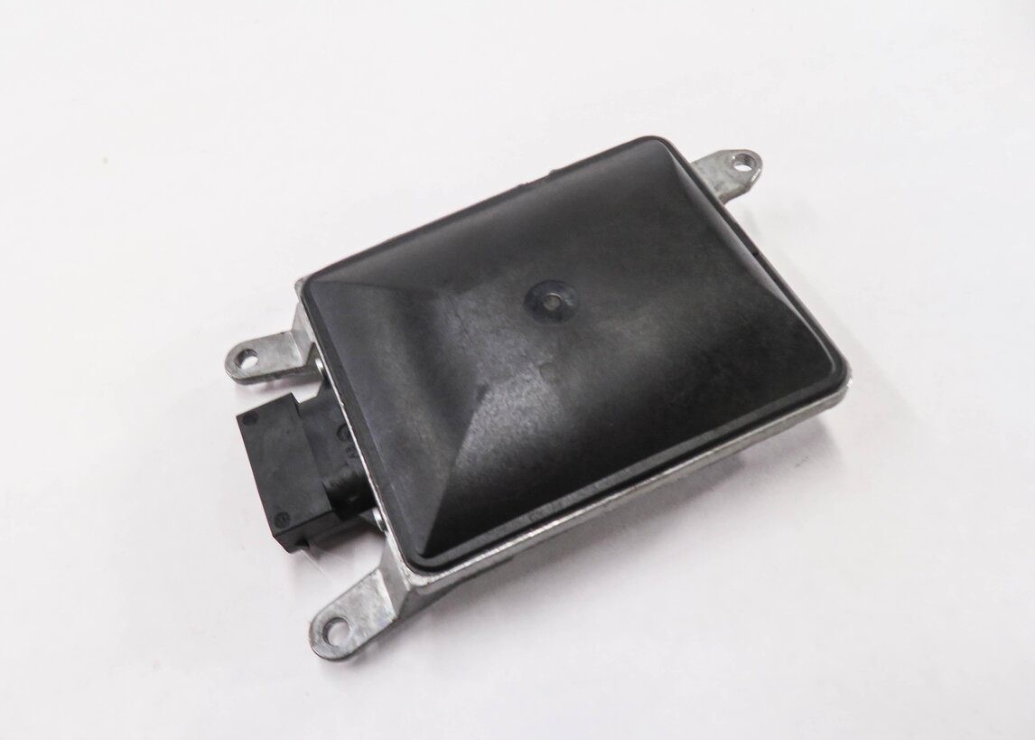 2015-2016 AUDI A3 S3 (8V) RIGHT LANE DEPARTURE BLIND SPOT CONTROL MODULE (SLAVE)