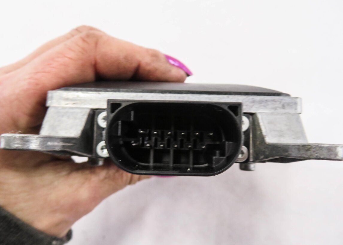 Thumbnail 4: 2015-2016 AUDI A3 S3 (8V) RIGHT LANE DEPARTURE BLIND SPOT CONTROL MODULE (SLAVE)