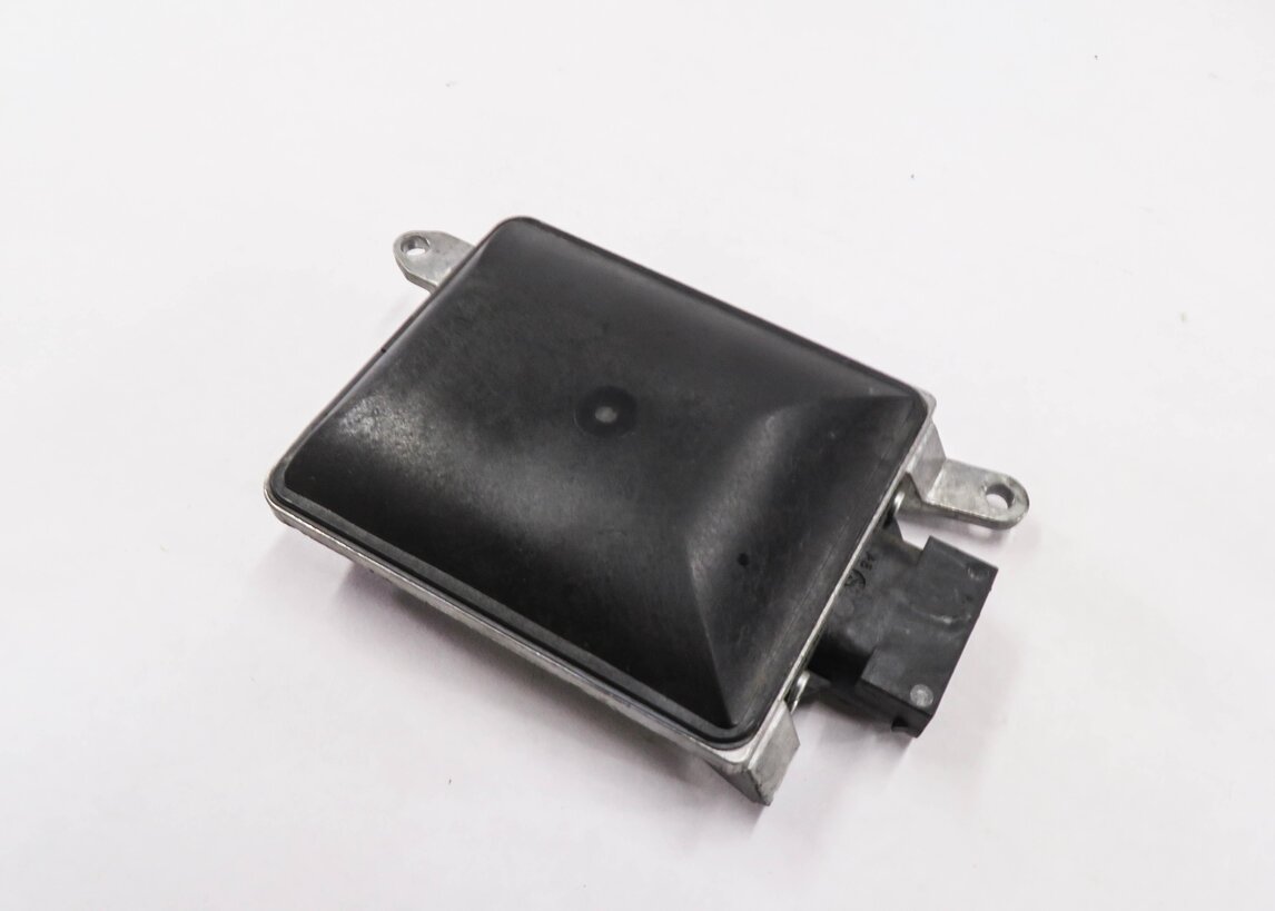 2015-2016 AUDI A3 S3 (8V) LEFT LANE DEPARTURE BLIND SPOT CONTROL MODULE (MASTER)