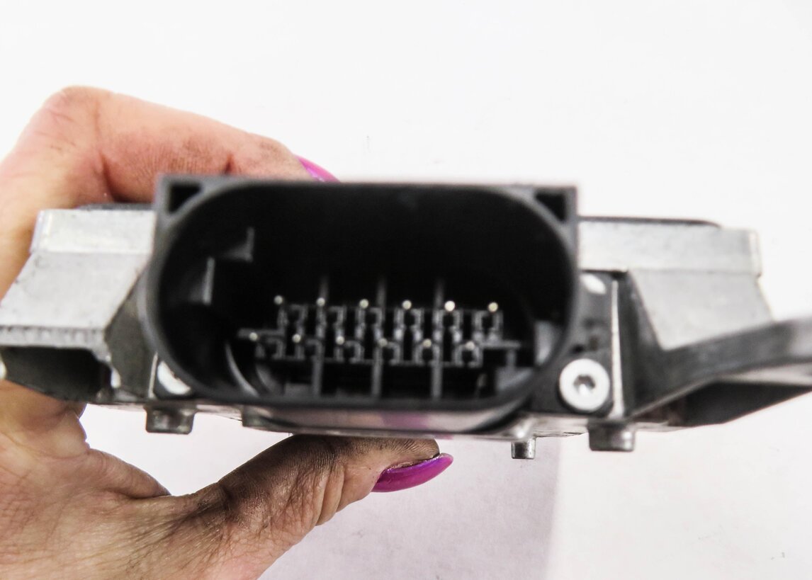 Thumbnail 4: 2015-2016 AUDI A3 S3 (8V) LEFT LANE DEPARTURE BLIND SPOT CONTROL MODULE (MASTER)