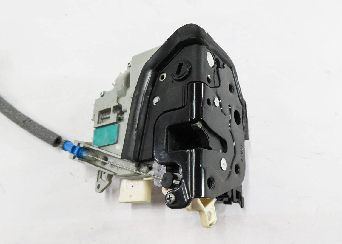 Thumbnail 4: 10-18 AUDI A3 A4 A8 Q3 Q5 S3 S4 SQ5 S8 RIGHT SIDE REAR DOOR LOCK LATCH ACTUATOR