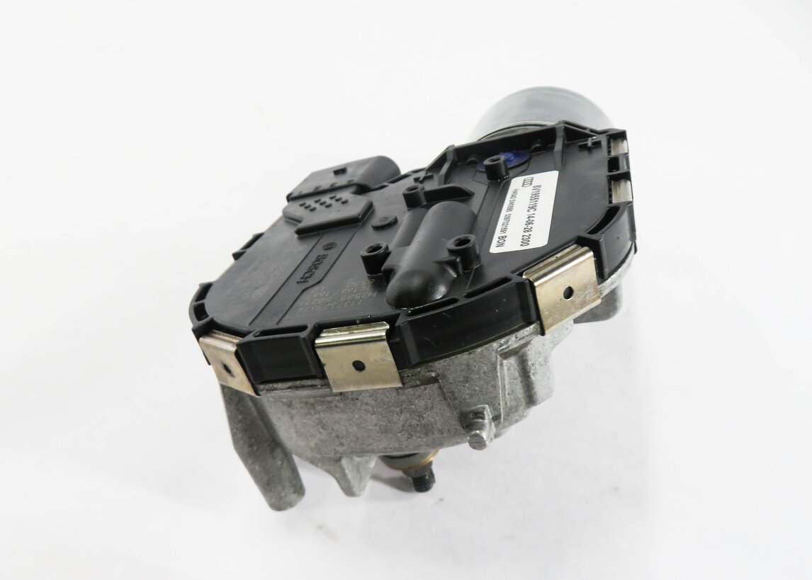 Thumbnail 3: 2015-2018 AUDI A3 S3 RS3 (8V) SEDAN / CONVERTIBLE - FRONT WINDSHIELD WIPER MOTOR