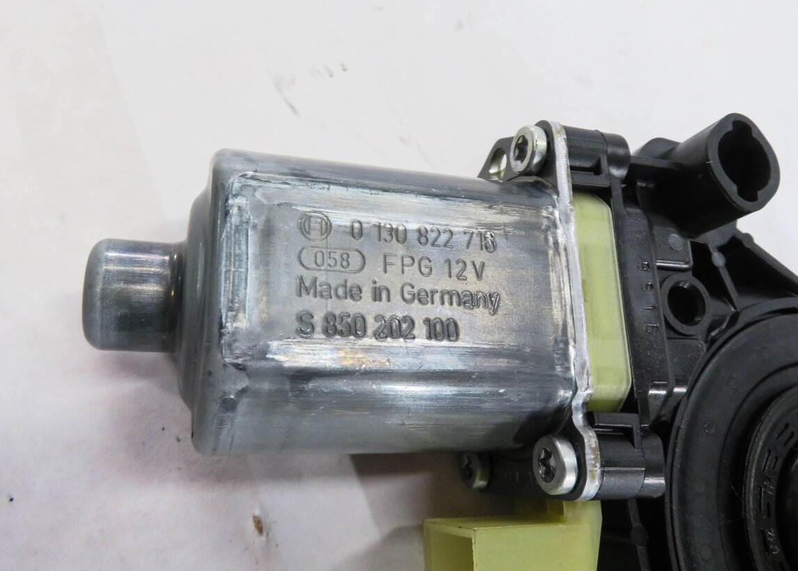 Thumbnail 5: 2015-2018 AUDI A3 S3 RS3 TT (8V MK3) LEFT FRONT DRIVER DOOR POWER WINDOW MOTOR