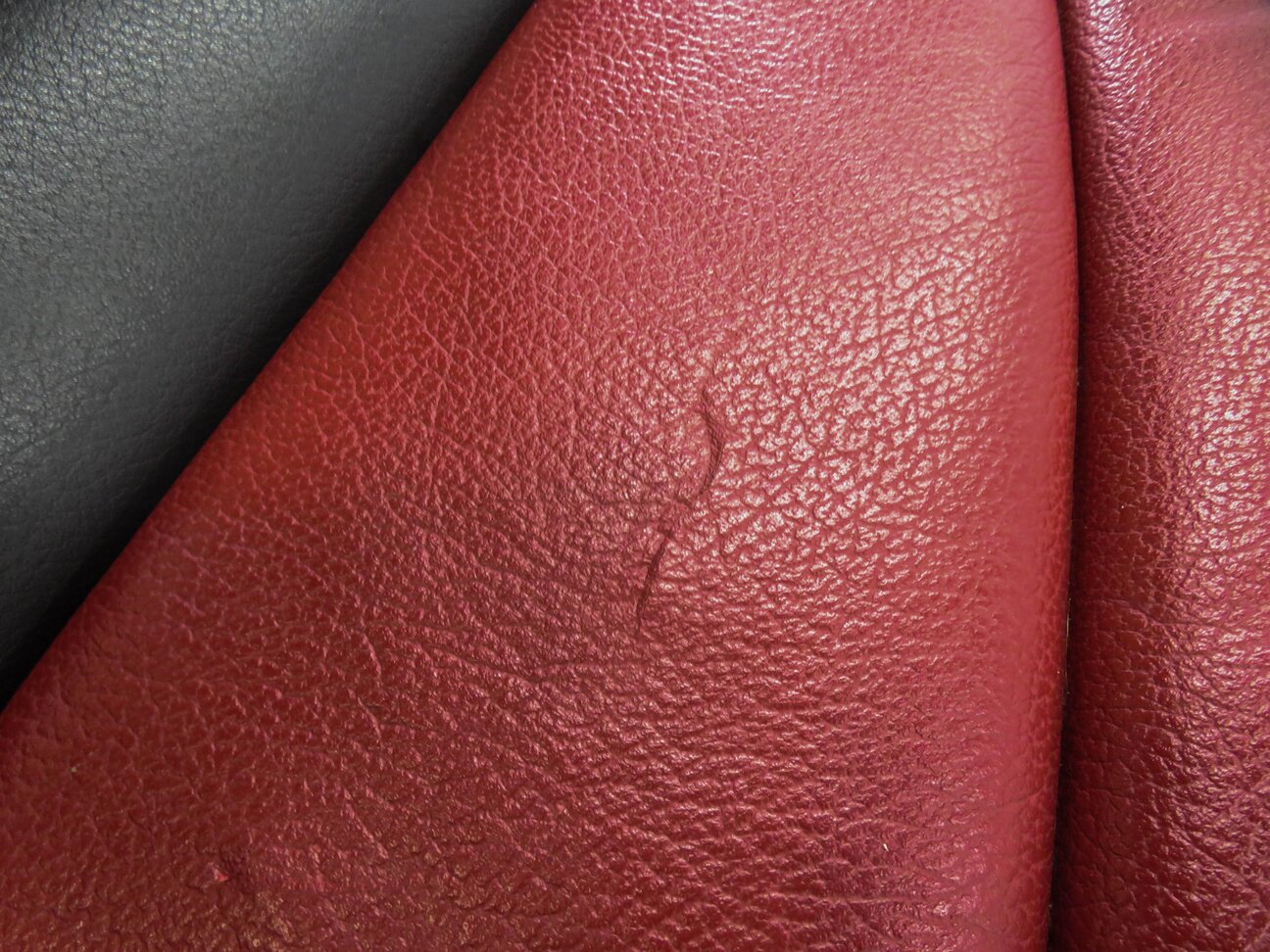 Thumbnail 8: 2015 AUDI S3 (8V) REAR LEFT / RIGHT LOWER BOTTOM SEAT CUSHION (BLACK & RED)