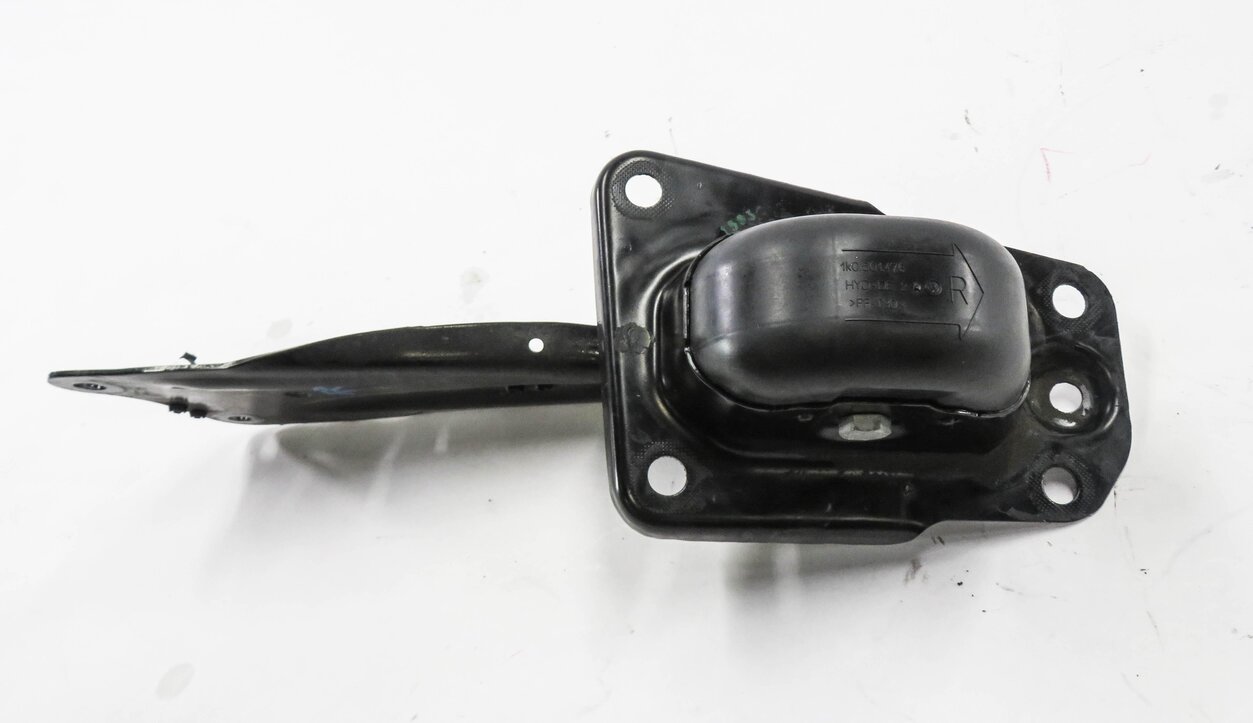 Thumbnail 2: 2015-2019 AUDI VW GOLF / A3 S3 RS3 TT (8V MK3) RIGHT PASSENGER REAR TRAILING ARM