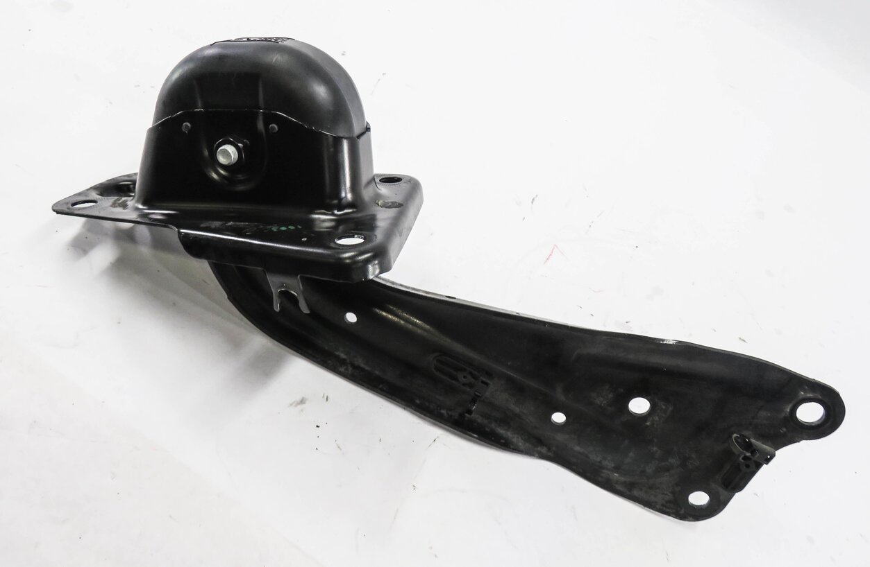 Thumbnail 3: 2015-2019 AUDI VW GOLF / A3 S3 RS3 TT (8V MK3) RIGHT PASSENGER REAR TRAILING ARM