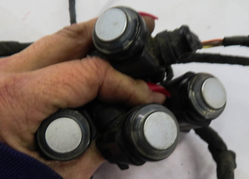 Thumbnail 6: 2008 MERCEDES GL550 (X164) REAR PDC PARK DISTANCE SENSOR SET w/ HARNESS (SILVER)