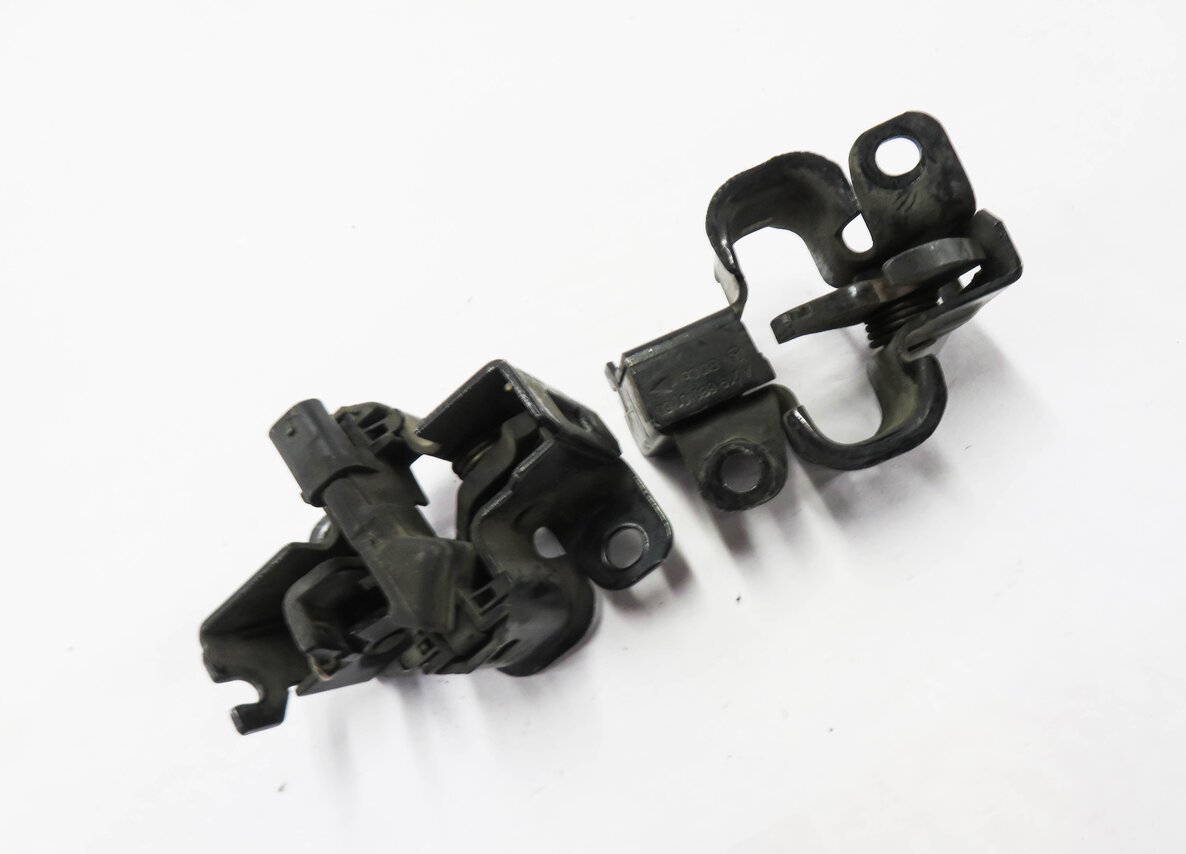 2008 MERCEDES GL550 (X164) FRONT LEFT & RIGHT LOWER HOOD LATCH SET-2