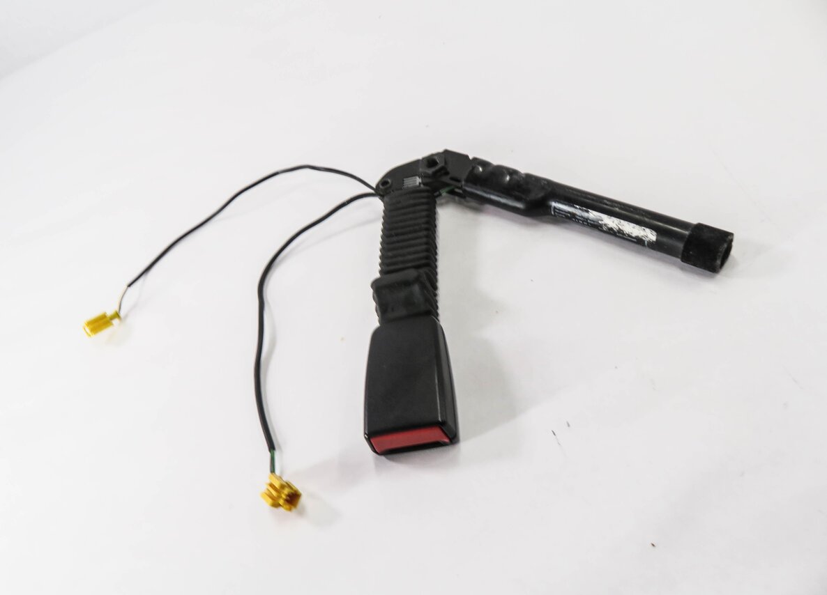 06-08 MERCEDES GL320 GL450 GL550 ML320 ML350 R350 - PASSENGER SEATBELT RECEIVER