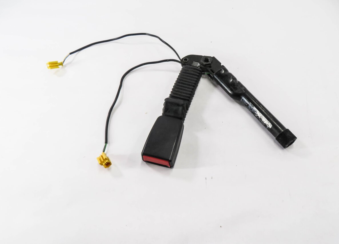 Thumbnail 2: 06-08 MERCEDES GL320 GL450 GL550 ML320 ML350 R350 - PASSENGER SEATBELT RECEIVER