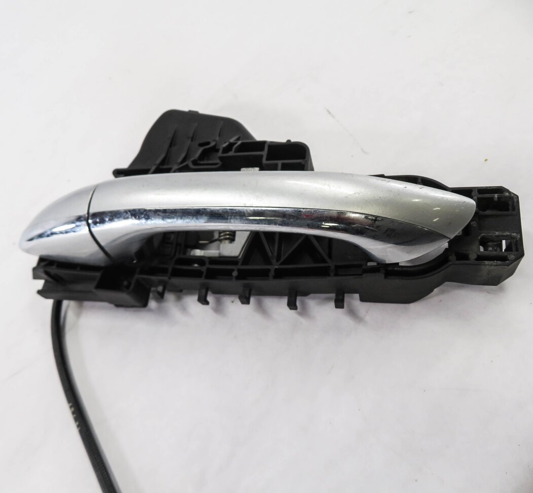 Thumbnail 5: 2008 MERCEDES GL550 (X164) LEFT REAR EXTERIOR DOOR HANDLE (IRIDIUM SILVER 775U)