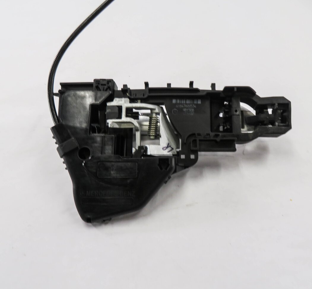 Thumbnail 6: 2008 MERCEDES GL550 (X164) LEFT REAR EXTERIOR DOOR HANDLE (IRIDIUM SILVER 775U)