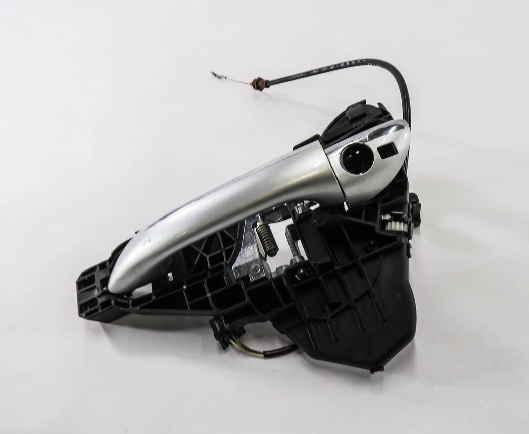 2008 MERCEDES GL550 (X164) LEFT FRONT DRIVER DOOR HANDLE (IRIDIUM SILVER 775U)